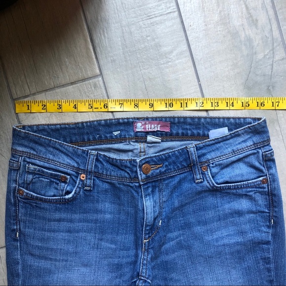 H&M y2k fit flary- low rise, exaggerated flared leg blue jeans. Size 30 x 32 - Picture 6 of 9